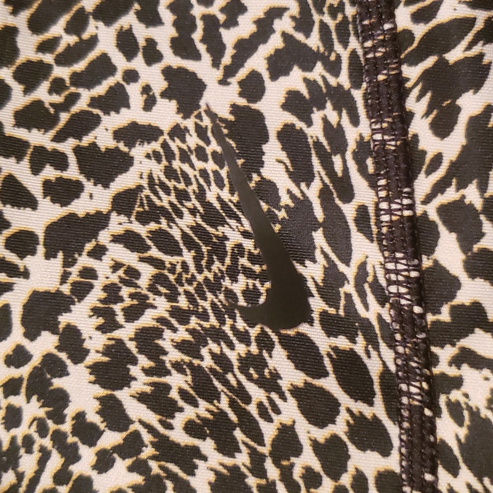 Nike Women's Animal Print Leggings. - Picture 7 of 12